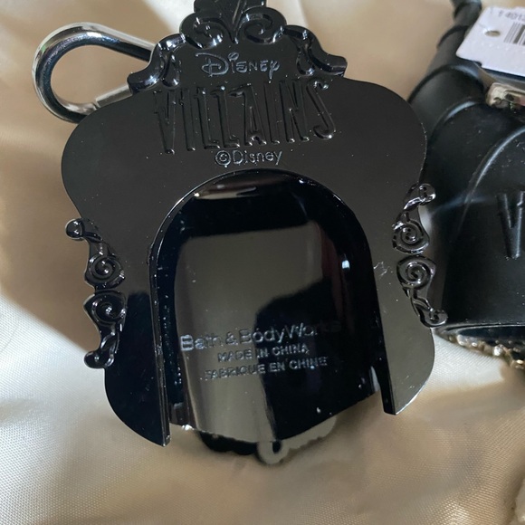 2 NWT Disney Villains Black and Green Maleficent and mirror bath and body works. - Picture 7 of 11